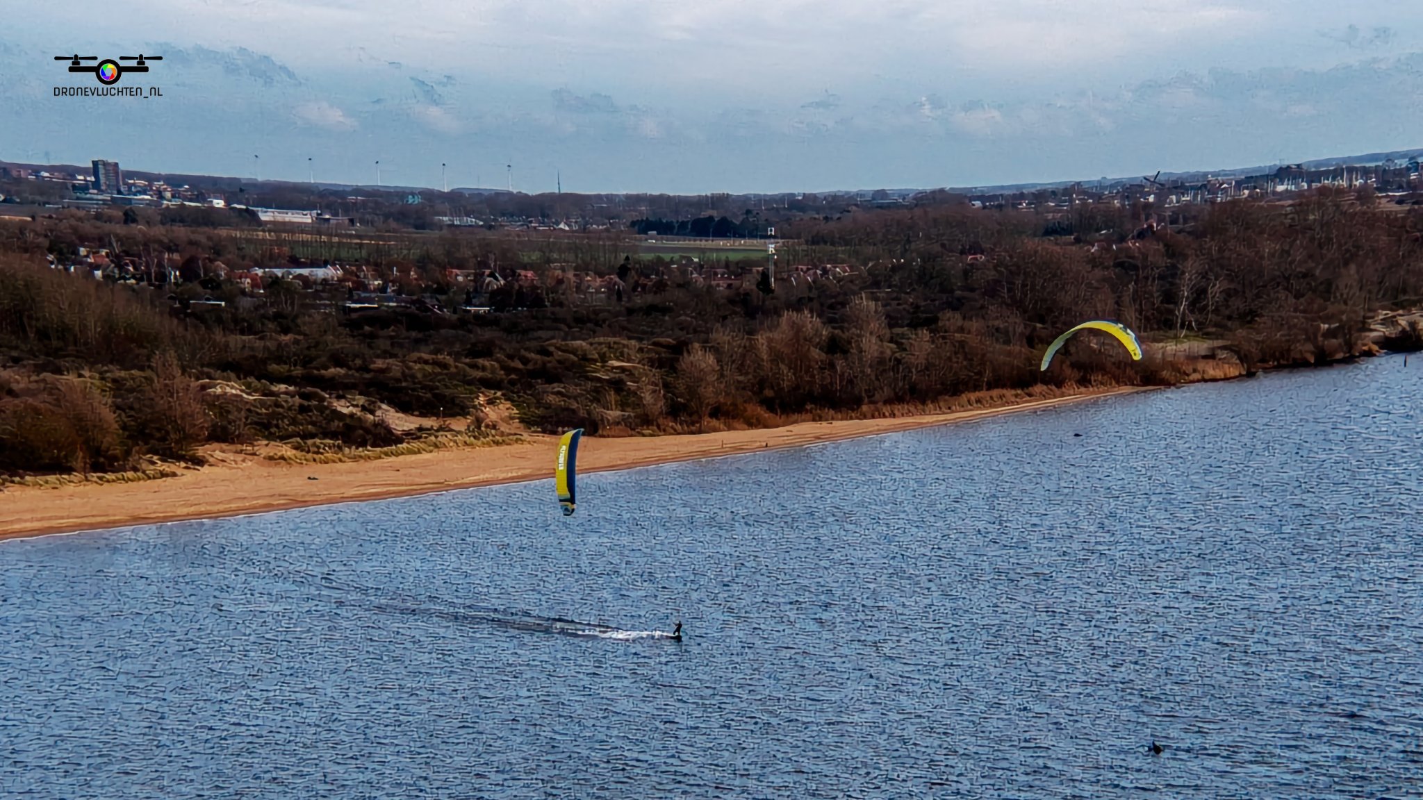 20260207 Kitesurfers