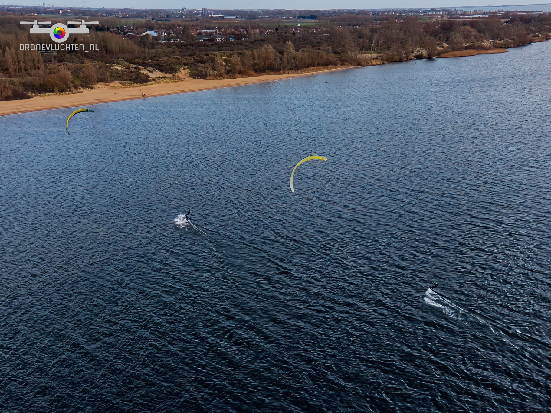 20260207 Kitesurfers