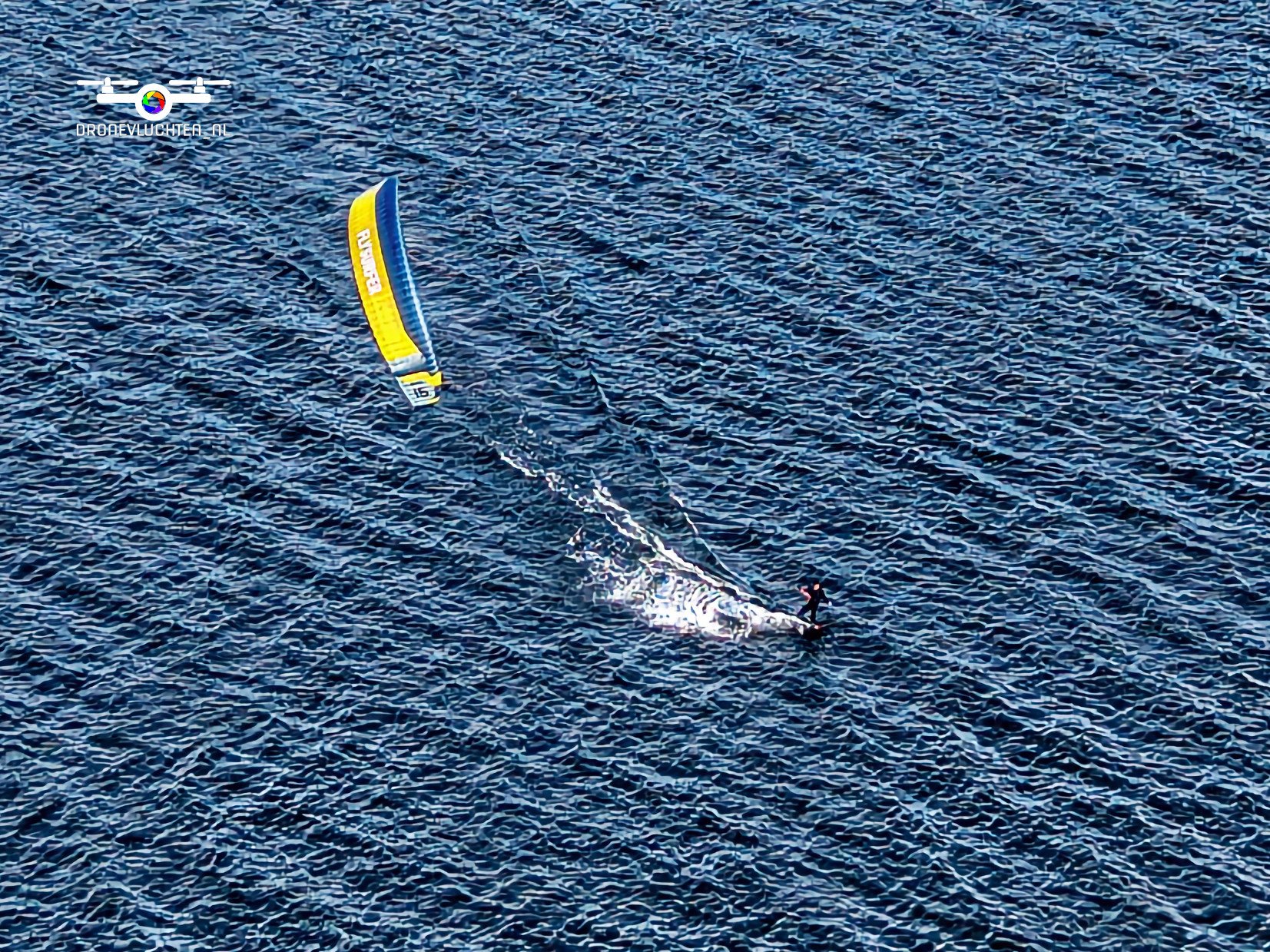 20260207 Kitesurfers